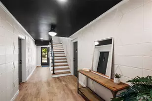 621 Broadmoor Dr, Chesterfield, MO 63017 - Photo 2