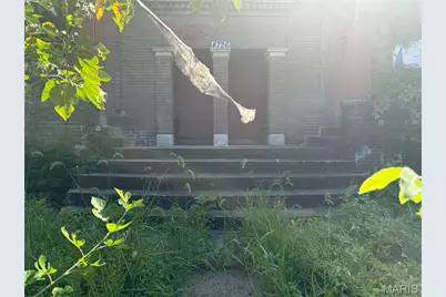 4726 Kensington Place, Saint Louis, MO 63108 - Photo 2