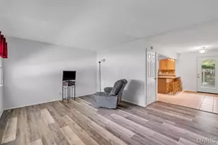 2639 Glenoak Dr, Maryland Heights, MO 63043 - Photo 10