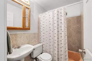 2639 Glenoak Dr, Maryland Heights, MO 63043 - Photo 12