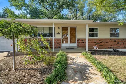 2639 Glenoak Drive, Maryland Heights, MO 63043 - Photo 2