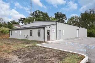 306 N Market St, Warrenton, MO 63383 - Photo 1