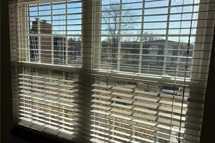 824 Dumont Pl, Mehlville, MO 63125 - Photo 4