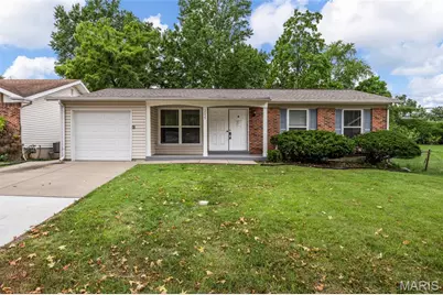 12095 El Camara Drive, Florissant, MO 63033 - Photo 1