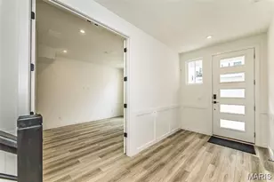 8916 Gateway Cir, Richmond Heights, MO 63144 - Photo 4