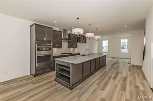 8916 Gateway Cir, Richmond Heights, MO 63144 - Photo 6