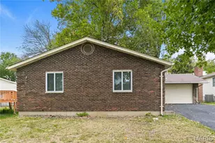 1215 Dawn Valley, Maryland Heights, MO 63043 - Photo 1