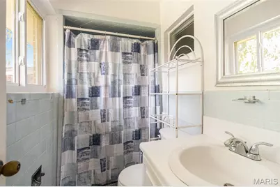 2035 Sun Valley Drive, Saint Louis, MO 63136 - Photo 10