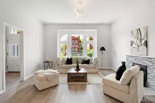 2032 E Adelaide Ave, Saint Louis, MO 63106 - Photo 8