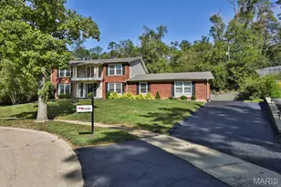 14327 Bramblewood Ct, Chesterfield, MO 63017 - Photo 2