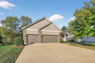 121 Kendl Ct, Florissant, MO 63031 - Photo 2