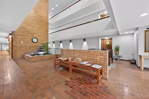 950 E Rue De La Banque, Creve Coeur, MO 63141 - Photo 30