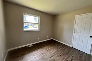8435 Bridle Spur Dr, Hazelwood, MO 63042 - Photo 10