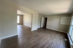 8435 Bridle Spur Dr, Hazelwood, MO 63042 - Photo 8