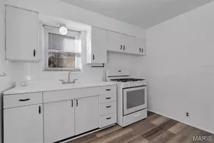 1059 North and South Rd, University City, MO 63130 - Photo 10