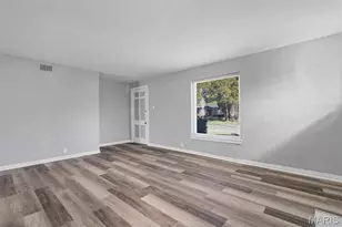1059 North and South Rd, University City, MO 63130 - Photo 8