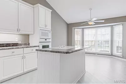 853 Braefield Court, Chesterfield, MO 63017 - Photo 6