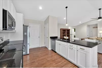 841 Palisades Circle, Saint Charles, MO 63301 - Photo 16