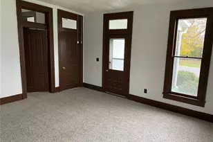 210 S Court St, Bowling Green, MO 63334 - Photo 6