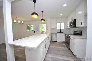 2347 Farflung Dr, Florissant, MO 63031 - Photo 12