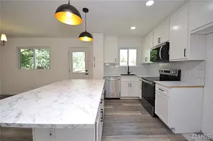 2347 Farflung Dr, Florissant, MO 63031 - Photo 8