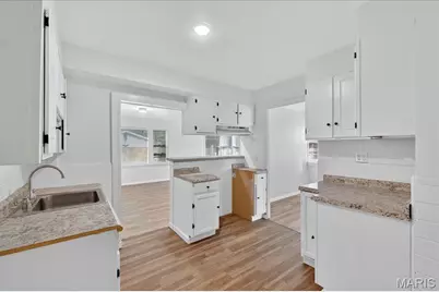 28 N Harvey Avenue, Ferguson, MO 63135 - Photo 8