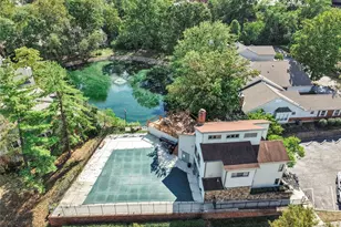 1033 Wilton Royal Dr, Creve Coeur, MO 63146 - Photo 46