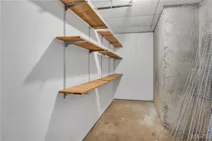 1033 Wilton Royal Dr, Creve Coeur, MO 63146 - Photo 44