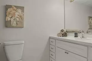 10080 Sakura Dr, Saint Louis, MO 63128 - Photo 8