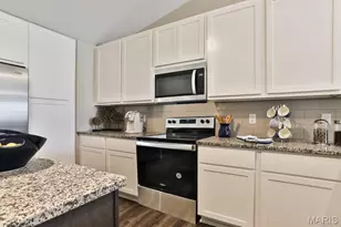 152 Estes Dr, Saint Charles, MO 63304 - Photo 6