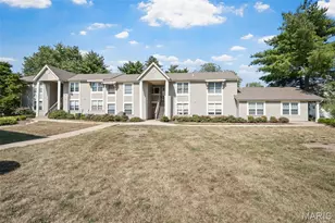 10 Sugarwood Ct, Saint Peters, MO 63376 - Photo 2