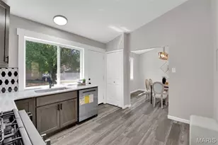 5226 Suntrail Dr, Saint Louis, MO 63033 - Photo 14