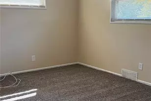 299 Dashwood Dr, Ferguson, MO 63135 - Photo 8