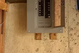 299 Dashwood Dr, Ferguson, MO 63135 - Photo 16