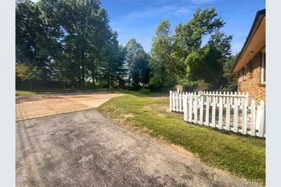 3940 Parker Road, Florissant, MO 63033 - Photo 10