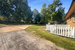 3940 Parker Rd, Florissant, MO 63033 - Photo 10