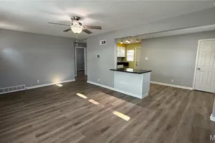 9913 Zykan Ct, Saint Louis, MO 63114 - Photo 4