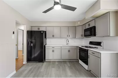 425 Jana Drive, Florissant, MO 63031 - Photo 8
