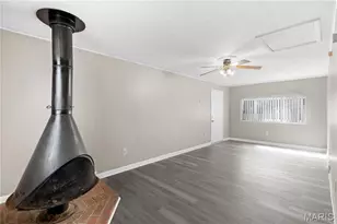 425 Jana Dr, Florissant, MO 63031 - Photo 10