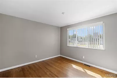 425 Jana Drive, Florissant, MO 63031 - Photo 6