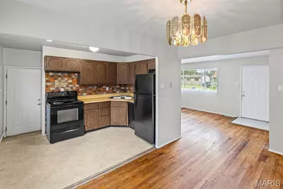 10 Garnier Court, Florissant, MO 63031 - Photo 14