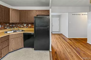 10 Garnier Ct, Florissant, MO 63031 - Photo 16