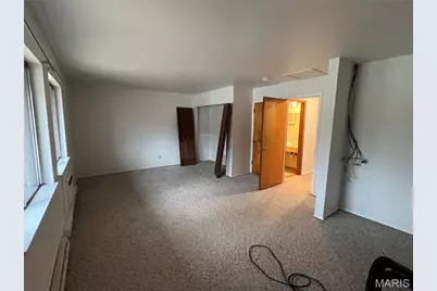 7641 Hazelcrest Drive, Hazelwood, MO 63042 - Photo 10