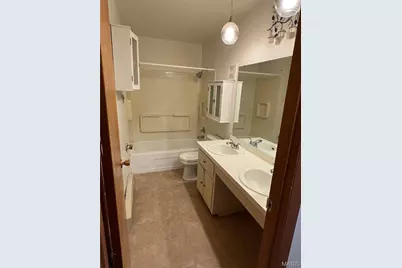 7641 Hazelcrest Drive, Hazelwood, MO 63042 - Photo 8