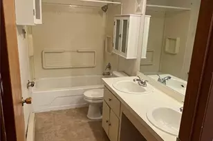 7641 Hazelcrest Dr, Hazelwood, MO 63042 - Photo 8