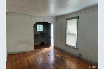 9015 McNulty Drive, Saint John, MO 63114 - Photo 6