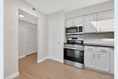 4355 Maryland Avenue #404, Saint Louis, MO 63108 - Photo 6