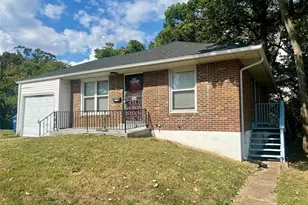 6737 Kenwood Dr, Saint Louis, MO 63121 - Photo 2