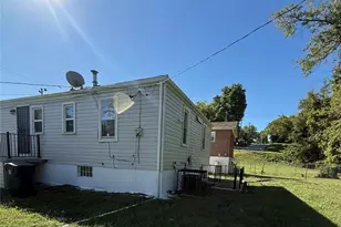 2505 Crescent Ave, Saint Louis, MO 63121 - Photo 2