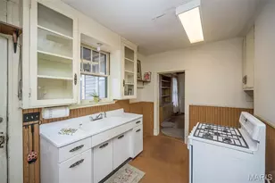 410 W Argonne Dr, Kirkwood, MO 63122 - Photo 26